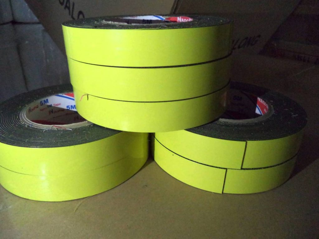 băng keo xốp vàng đậm