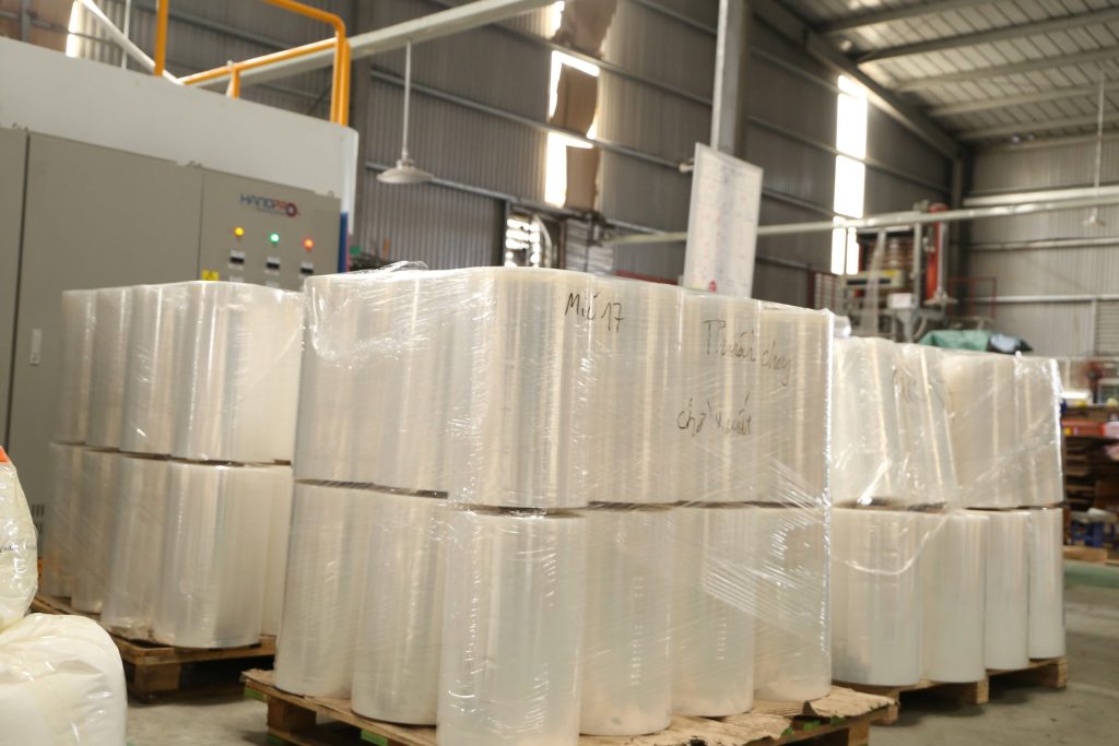 cuộn màng pe bọc hàng hóa